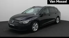Zwart Gebruikt 2021 VW Golf VIII Life Stationwagen | € 18.945 (Eerlijke prijs)