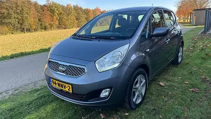 Grijs Gebruikt 2010 Kia Venga Hatchback | € 4.250 (Goede deal)