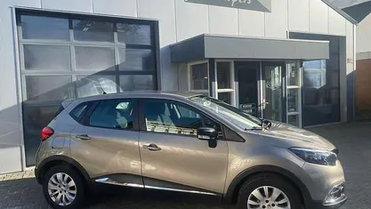 Gebruikt 2015 Renault Captur Expression SUV | € 9.950 (Eerlijke prijs)