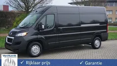 Zwart Nieuw 2024 Peugeot Boxer Van | € 30.500 (Goede deal)