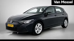 Gebruikt 2022 VW Golf VIII Life Hatchback | € 19.900 (Eerlijke prijs)