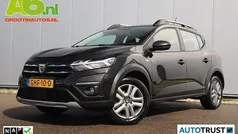 Zwart Gebruikt 2021 Dacia Sandero Expression Hatchback | € 11.900 (Goede deal)
