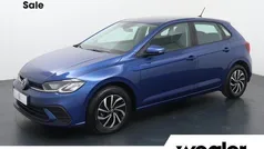Blauw Gebruikt 2024 VW Polo Life Hatchback | € 24.940 (Eerlijke prijs)