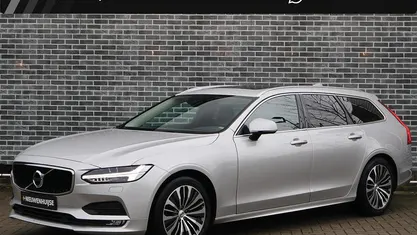 Grijs Gebruikt 2020 Volvo V90 Momentum Stationwagen | € 30.894 (Goede deal)
