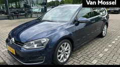 Blauw, metallic lak Gebruikt 2013 VW Golf VII Highline Stationwagen | € 9.900 (Eerlijke prijs)