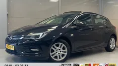 Zwart Gebruikt 2016 Opel Astra Edition Hatchback | € 8.450 (Eerlijke prijs)