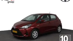 Rood Gebruikt 2019 Toyota Yaris Hybrid Active Hatchback | € 14.450 (Eerlijke prijs)