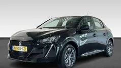 Zwart, metallic lak Gebruikt 2021 Peugeot e-208 Active Hatchback | € 14.930 (Goede deal)