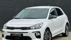 Wit Gebruikt 2022 Kia Rio GT-Line Sedan | € 17.490 (Eerlijke prijs)