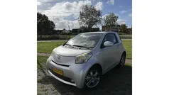 Grijs Gebruikt 2010 Toyota iQ Hatchback | € 3.499 (Eerlijke prijs)