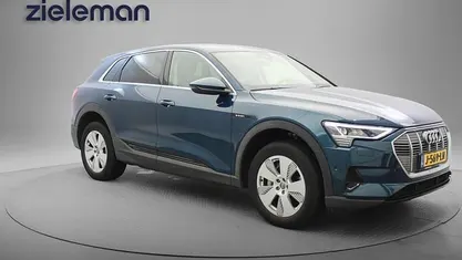 Blauw Occasion 2020 Audi e-tron Comfort SUV | € 22.344 (Super prijs)