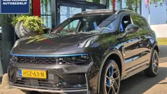 Zwart, metallic lak Gebruikt 2023 Lynk & Co 01 SUV | € 30.890 (Eerlijke prijs)