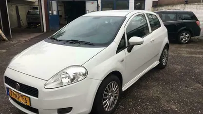 Wit Occasion 2011 Fiat Punto Hatchback | € 1.899 (Eerlijke prijs)