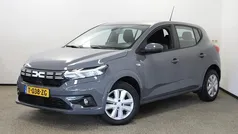 Grijs Gebruikt 2023 Dacia Sandero Expression Hatchback | € 16.950 (Eerlijke prijs)