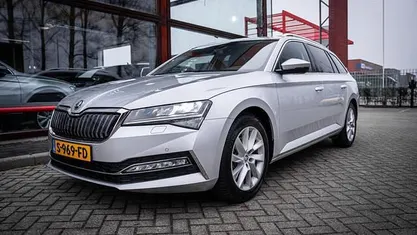 Occasion Skoda Superb Business Line 157 PK (115 kW) 2022 Grijs (metallic) Stationwagen
