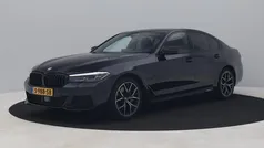 Blauw Gebruikt 2022 BMW 545e M Sport Sedan | € 50.500 (Goede deal)