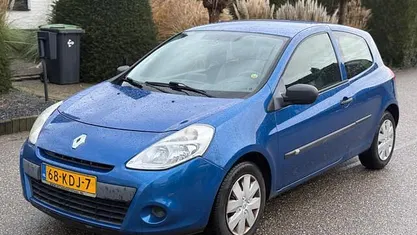Blauw Occasion 2009 Renault Clio II Hatchback | € 1.450 (Eerlijke prijs)