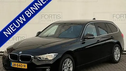 Zwart Gebruikt 2016 BMW 318 Executive Stationwagen | € 11.900 (Goede deal)