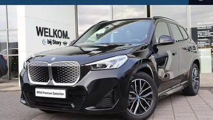 Zwart Gebruikt 2025 BMW iX1 M Sport SUV | € 46.950 (Eerlijke prijs)