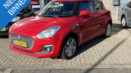 Occasion Suzuki Swift 2018 Rood Hatchback