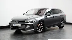 Grijs Gebruikt 2024 VW Passat Edition Stationwagen | € 37.395 (Eerlijke prijs)