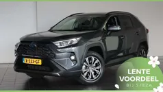Grijs, metallic lak Gebruikt 2023 Toyota RAV4 Hybrid Executive SUV | € 43.449 (Eerlijke prijs)