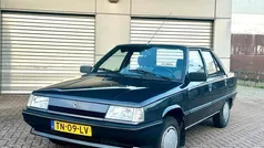 Grijs Gebruikt 1988 Renault R9 Sedan | € 3.900
