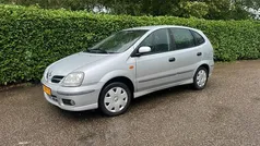 Grijs, metallic lak Gebruikt 2004 Nissan Almera Tino Acenta MPV | € 2.290 (Eerlijke prijs)