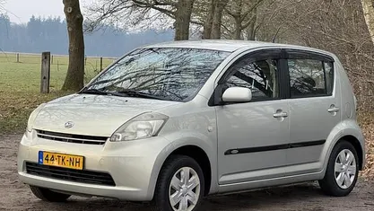 Occasion Daihatsu Sirion 69 PK (50 kW) 2006 Beige Hatchback