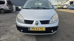 Grijs Gebruikt 2006 Renault Scénic II Expression MPV | € 1.499 (Eerlijke prijs)