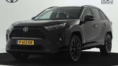 Zwart Gebruikt 2022 Toyota RAV4 Hybrid Executive SUV | € 42.745 (Eerlijke prijs)