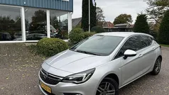 Grijs Gebruikt 2016 Opel Astra Edition Hatchback | € 10.395 (Eerlijke prijs)