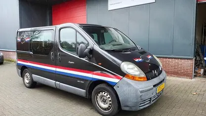 Zwart Occasion 2004 Renault Trafic MPV | € 2.250 (Eerlijke prijs)