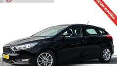 Zwart Gebruikt 2018 Ford Focus Hatchback | € 12.740 (Eerlijke prijs)