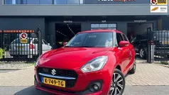 Rood Gebruikt 2021 Suzuki Swift Style Hatchback | € 16.950 (Eerlijke prijs)