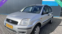 Gebruikt 2004 Ford Fusion Trend MPV | € 2.999 (Eerlijke prijs)