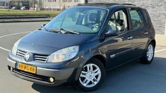 Gebruikt 2005 Renault Scénic II Luxe MPV | € 1.849 (Eerlijke prijs)