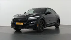 Zwart Gebruikt 2021 Ford Mustang Mach-E SUV | € 28.835 (Eerlijke prijs)