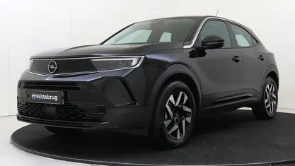 Zwart Gebruikt 2023 Opel Mokka-e Elegance SUV | € 20.925 (Eerlijke prijs)