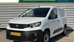 Wit Gebruikt 2021 Peugeot Partner Premium MPV | € 10.440 (Goede deal)