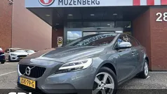 Grijs Gebruikt 2017 Volvo V40 Stationwagen | € 15.945 (Eerlijke prijs)