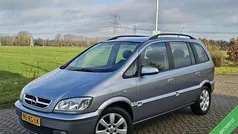Grijs Gebruikt 2005 Opel Zafira MPV | € 1.550 (Eerlijke prijs)