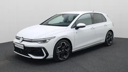 Wit Gebruikt 2025 VW Golf VIII R-line Hatchback | € 35.440 (Eerlijke prijs)