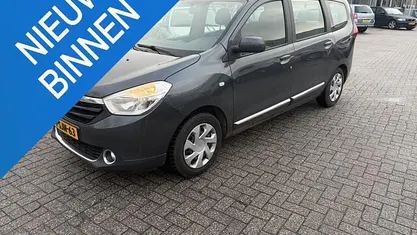 Occasion 2013 Dacia Lodgy Prestige MPV | € 2.650 (Super prijs)