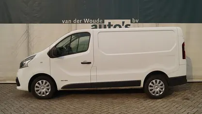 Wit Gebruikt 2017 Renault Trafic Komfort MPV | € 8.900 (Super prijs)