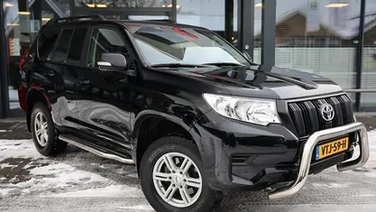 Zwart Gebruikt 2023 Toyota Land Cruiser Comfort SUV | € 52.995 (Super prijs)