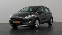 Grijs, metallic lak Gebruikt 2017 Ford Fiesta Titanium Hatchback | € 9.735 (Eerlijke prijs)