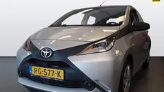 Grijs Gebruikt 2017 Toyota Aygo Hatchback | € 6.750 (Eerlijke prijs)