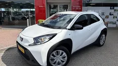 Gebruikt 2022 Toyota Aygo Play Hatchback | € 14.995 (Eerlijke prijs)