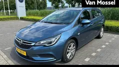 Blauw Gebruikt 2017 Opel Astra Edition Stationwagen | € 9.900 (Eerlijke prijs)